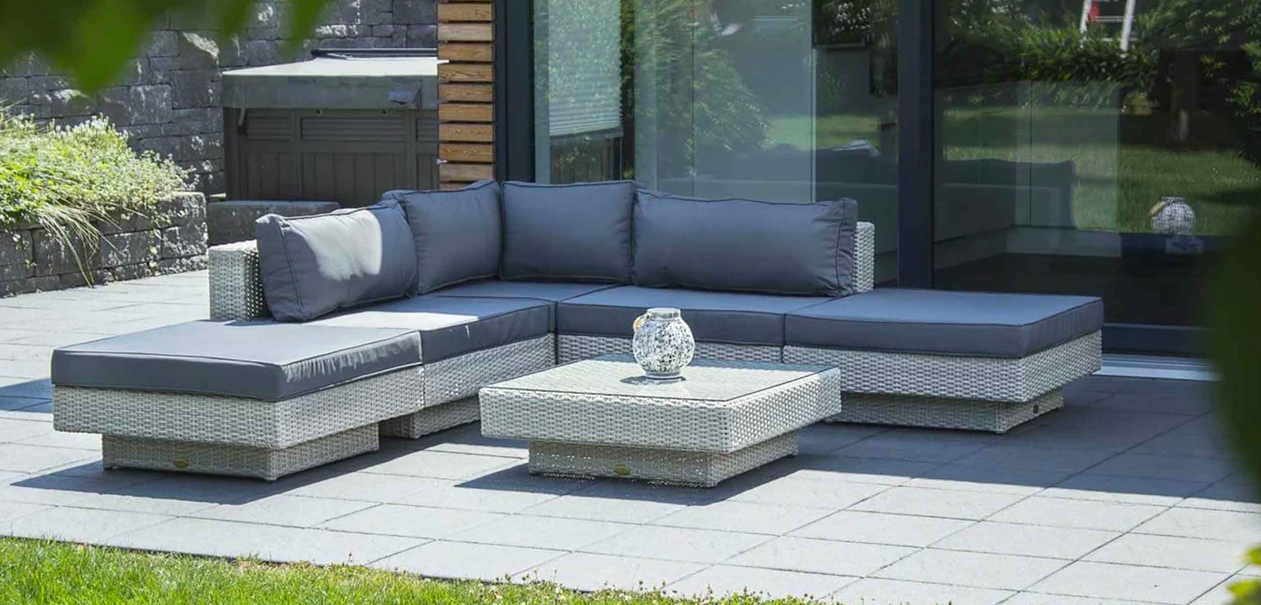 Loungemöbel Essella-Markenshop