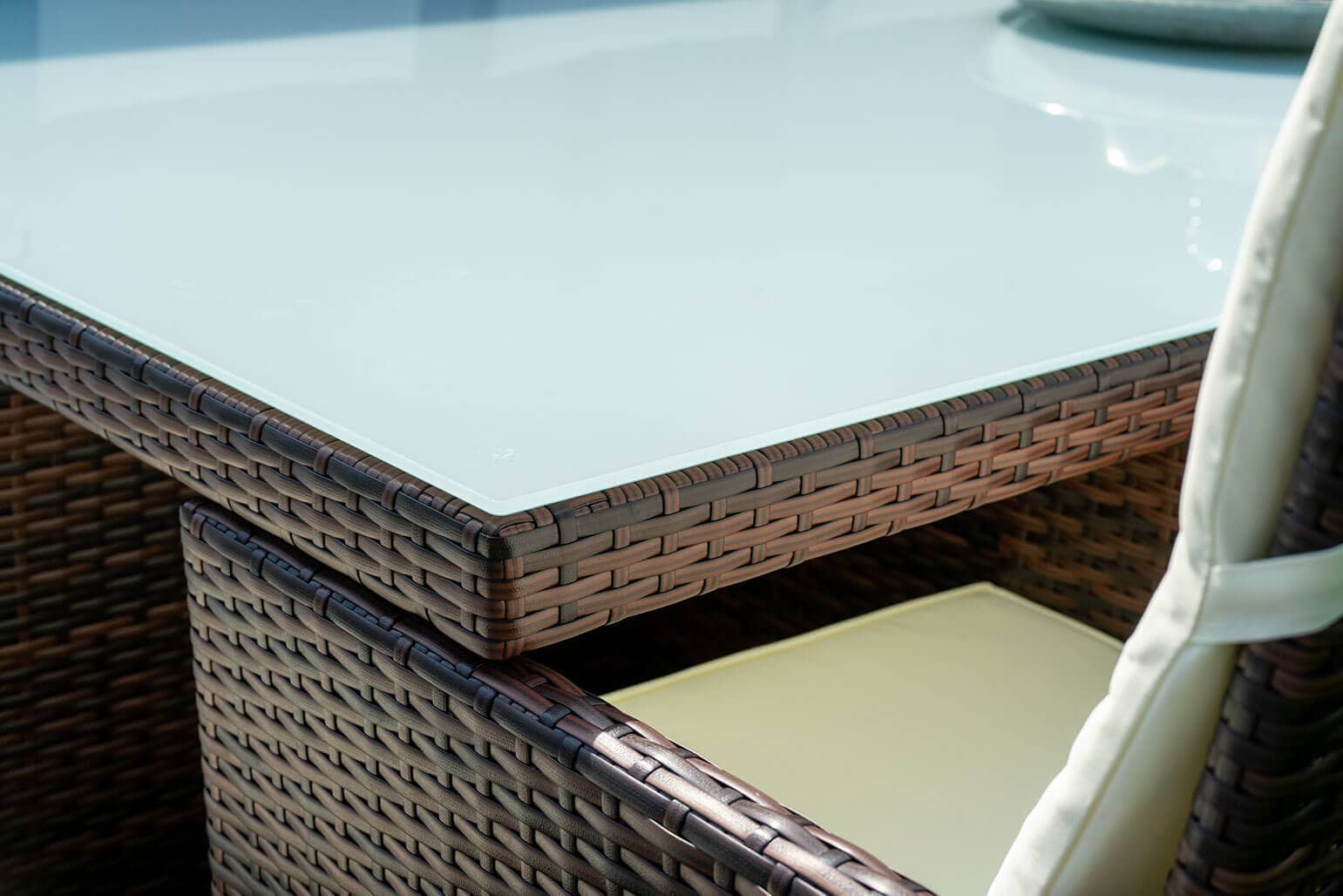 Polyrattan Sitzgruppe Vienna 6-Personen Flachgeflecht mit Glasplatte Essella-Markenshop